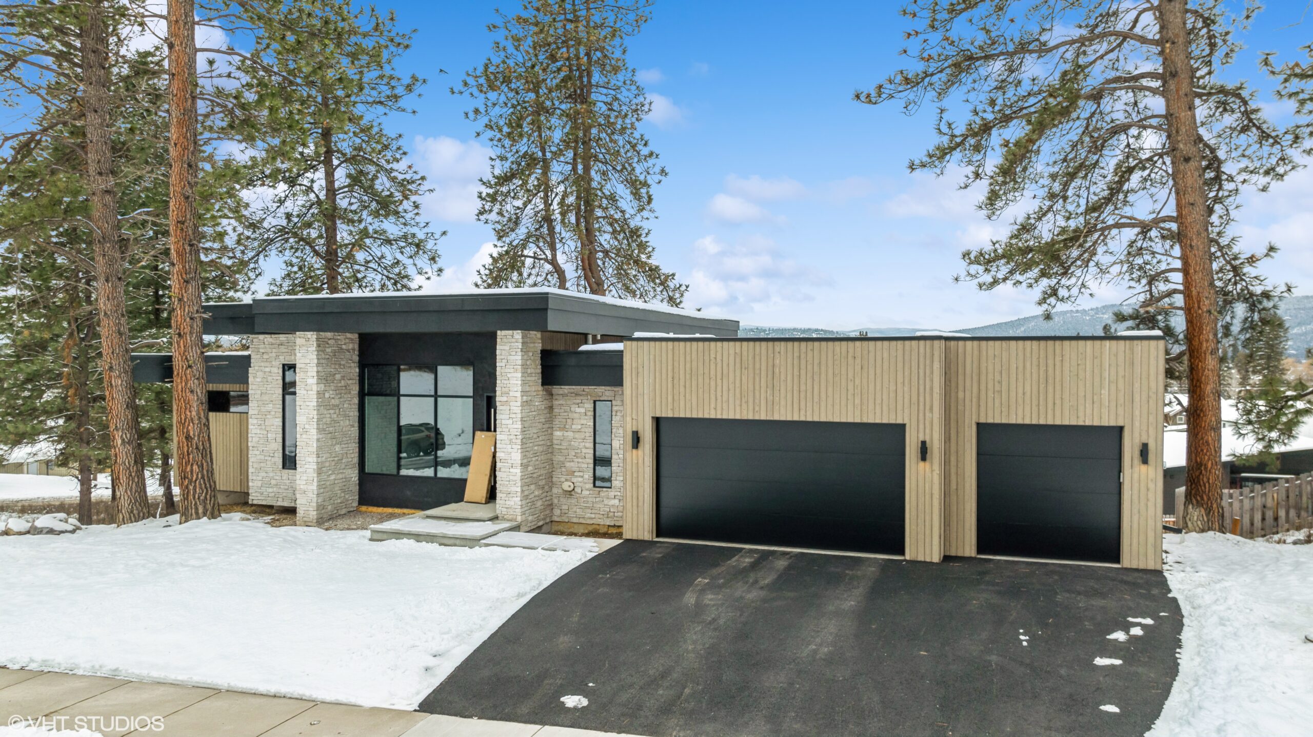 Wood Finish Sustainability: Elevating Luxury Construction