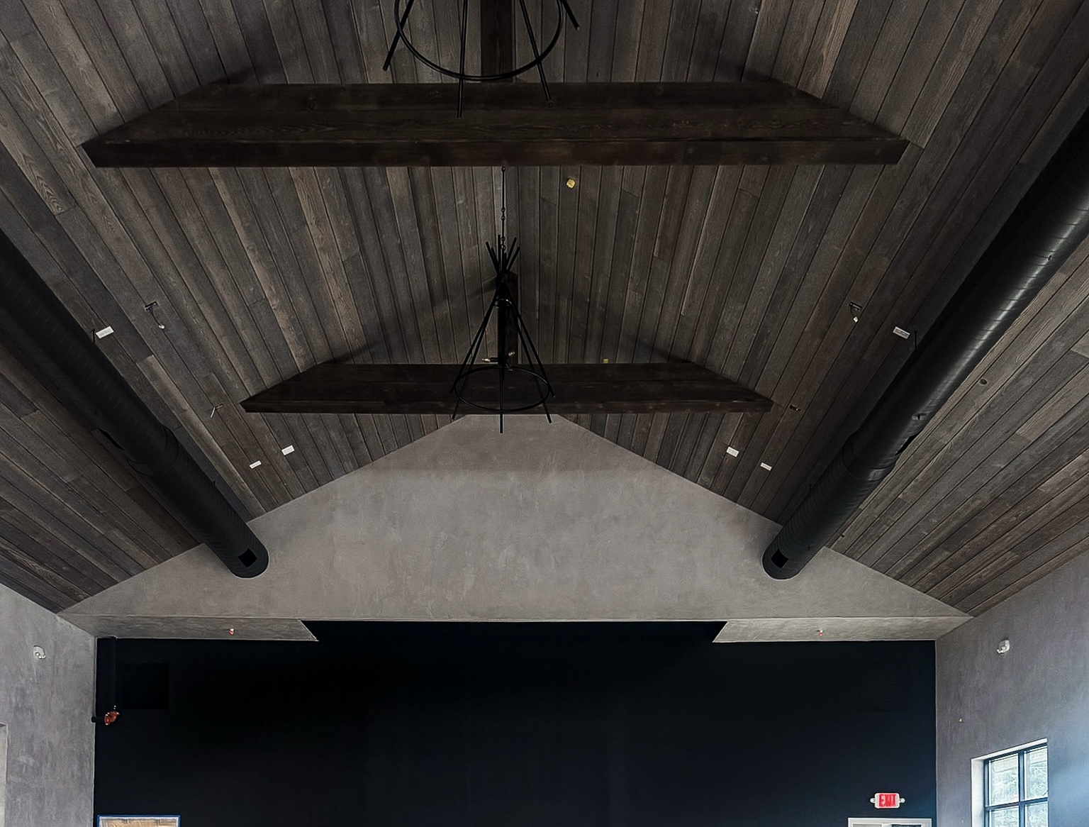 Tongue and Groove Cedar Ceilings: A Timeless Solution for Upscale Interiors